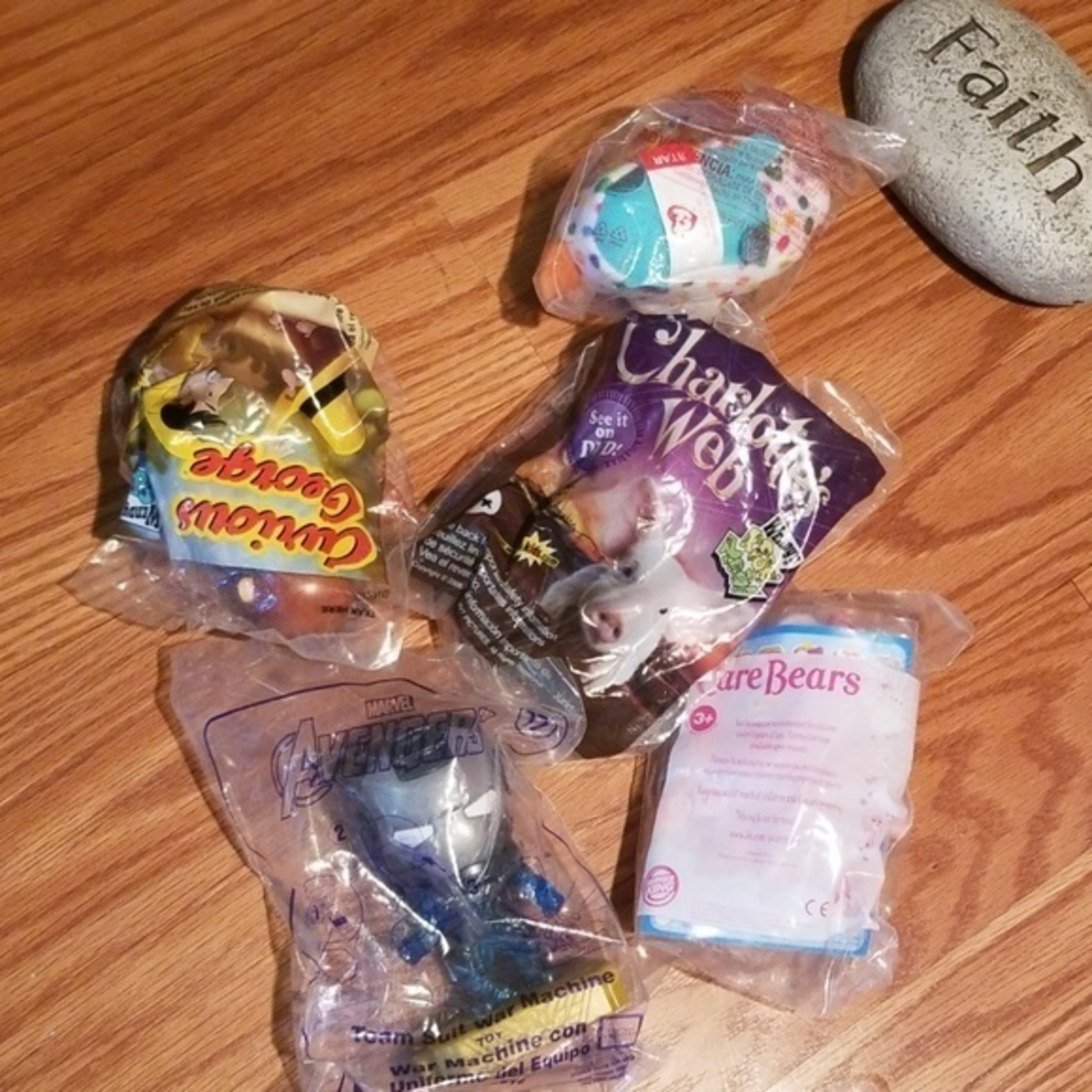 Bundle of meal toys 5